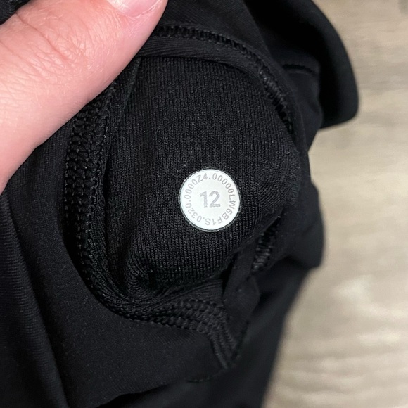 Lululemon Wunder Under Crop High-Rise *Scallop Full-On Luxtreme 23" in Black 12 - Picture 9 of 9